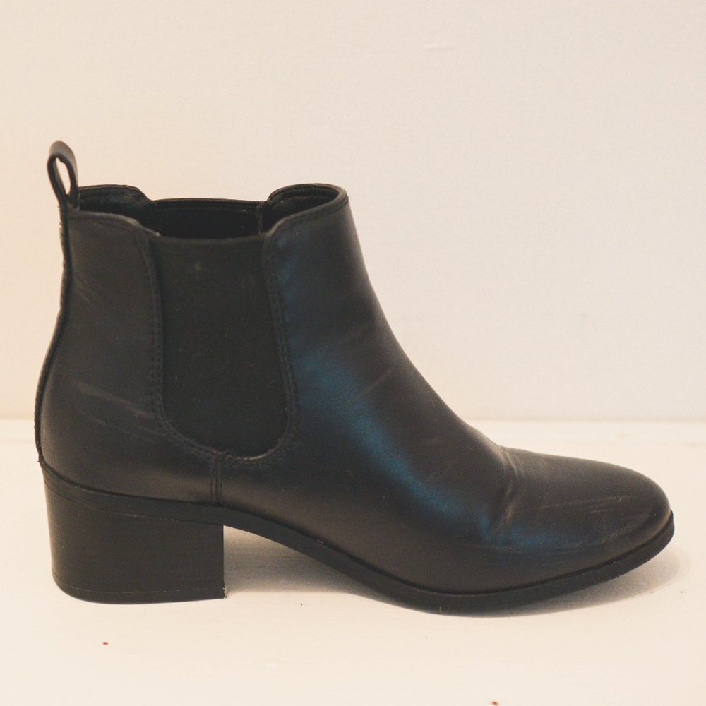 Black Heal Booties